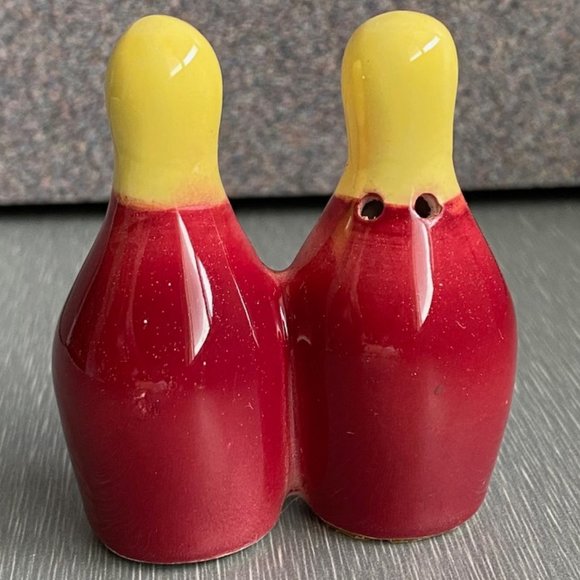 Rare Vintage Salt & Pepper Shakers, Boy w/Bowling Ball & Pins. Made in Japan - Picture 6 of 10